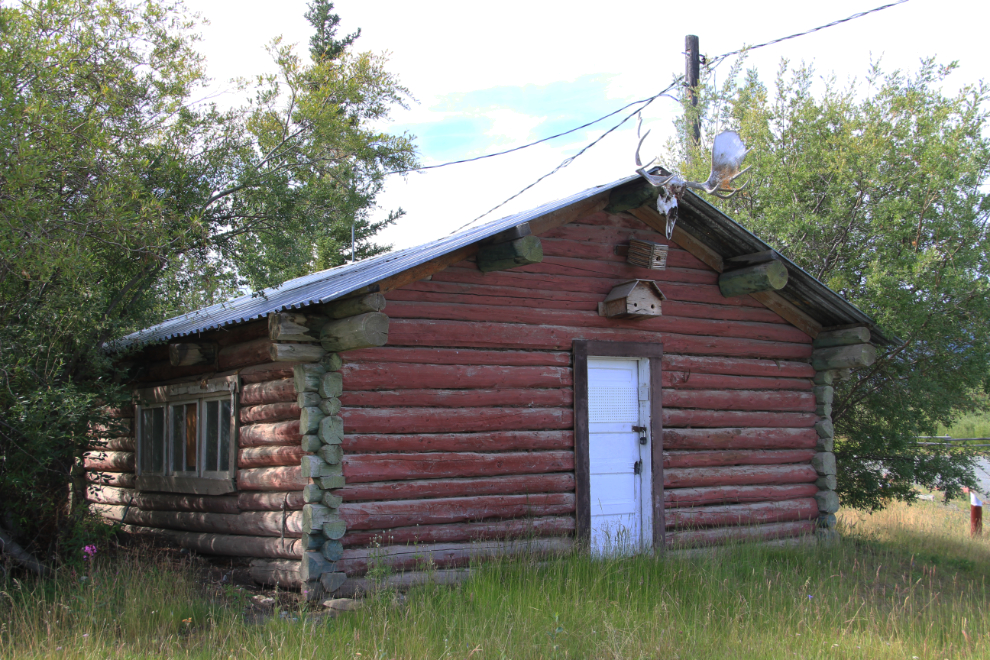 Moose Horn Cabin in Burwash Landing, Yukon