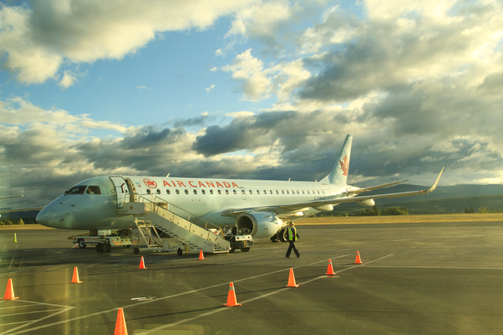 Embraer 190 - Air Canada flight from Whitehorse to Vancouver