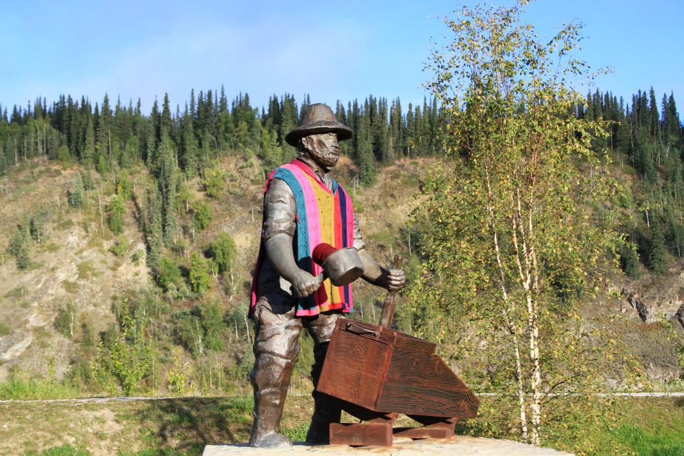 Yarnbombing at Dawson City, Yukon