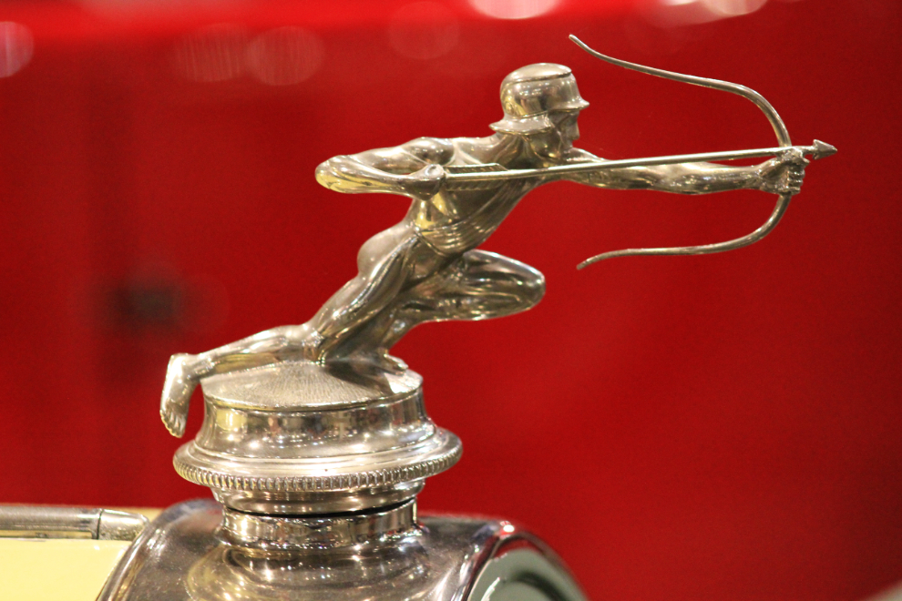  Archer hood ornament on a 1928 Pierce-Arrow Series 81 Runabout