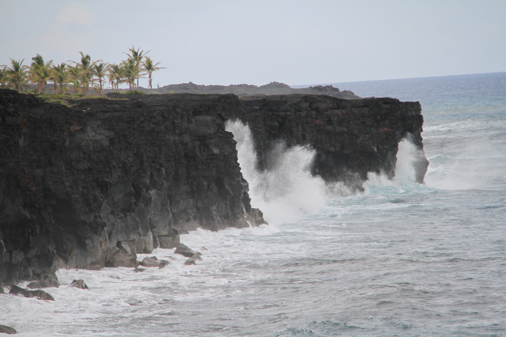 Sea cliff along Chain of Craters Road