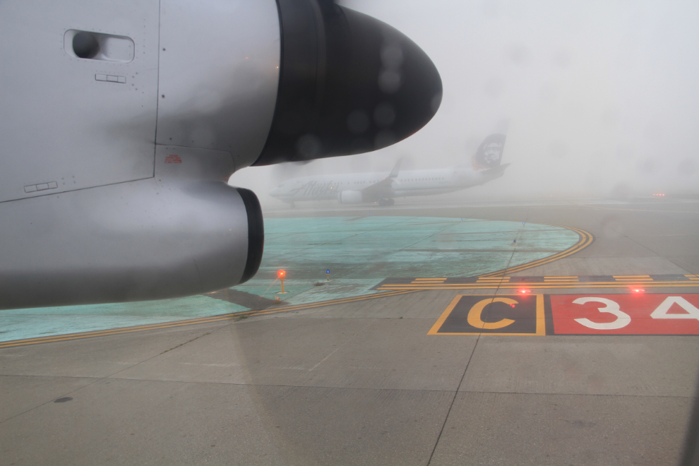 Taxiing in a Dash 8 in the fog at SEA