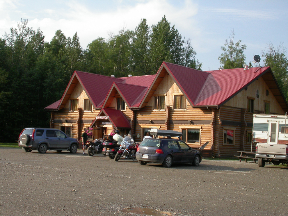 Liard Hotsprings Lodge (Alaska Highway)