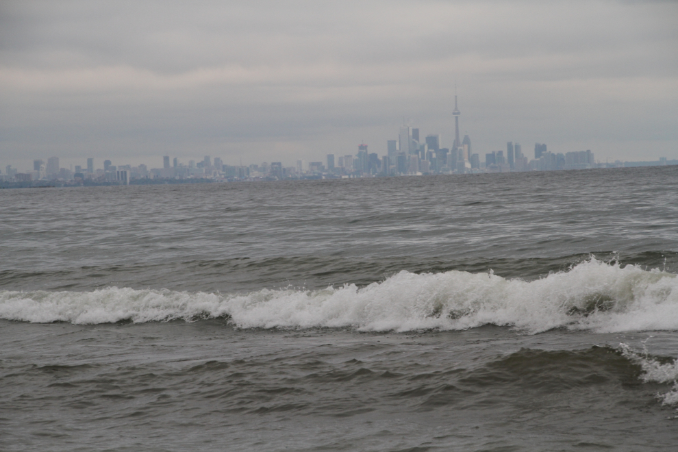 Toronto, Ontario, seen from a Mississauga beach