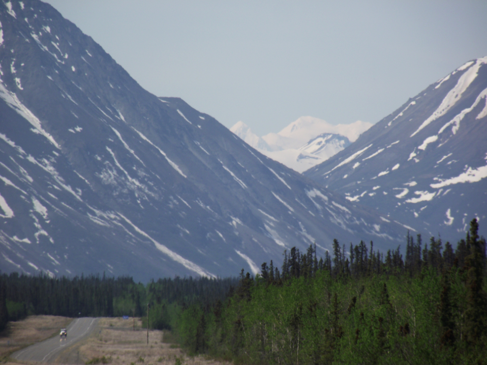 Mt. Kennedy (3,965 m/13,007 ft high) and massive Mt. Hubbard (4,572 m/15,000 ft high) from the Alaska Highway.