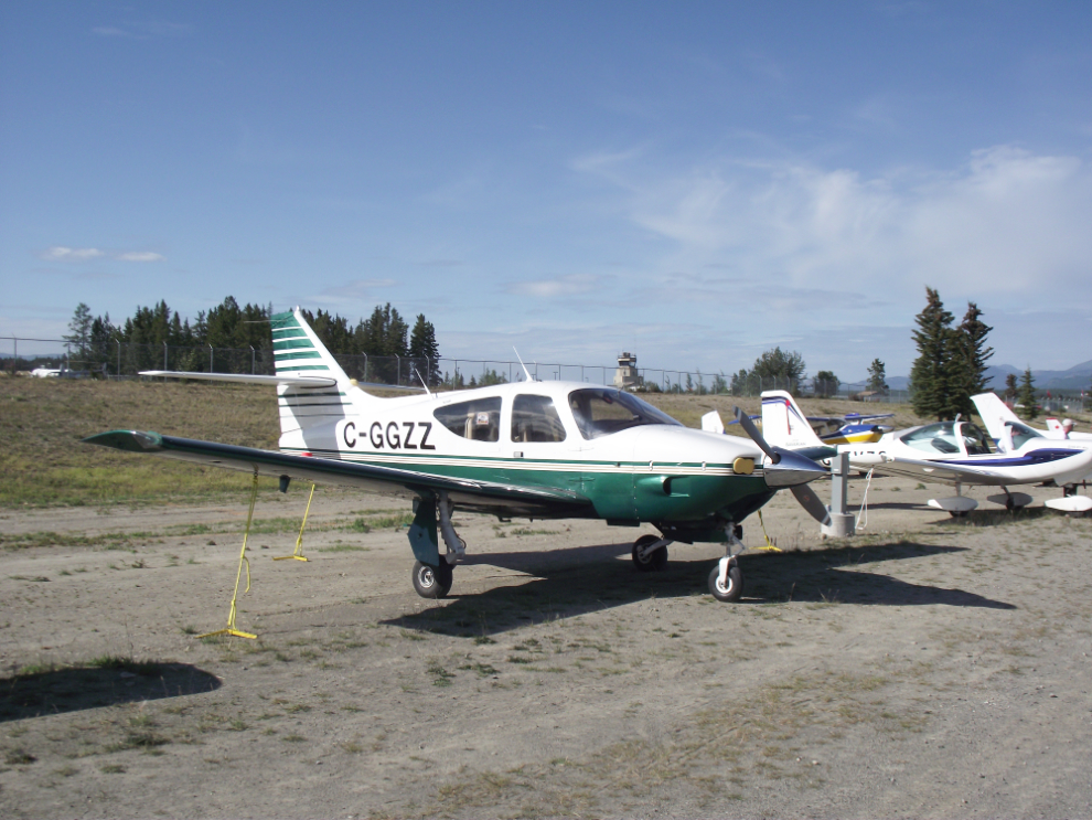 C-GGZZ, a 1976 Rockwell Aero Commander from Midhurst, Ontario, at Century Flight 2010 in Whitehorse