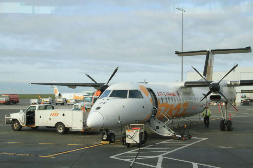 Jazz Dash 8 boarding at YVR