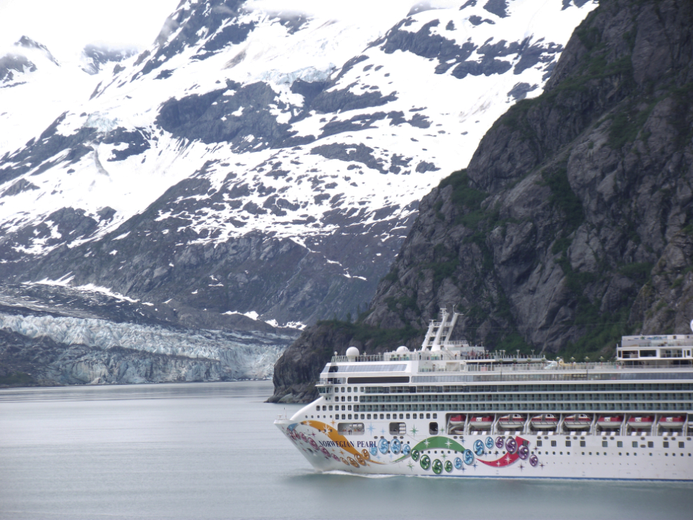 The Norwegian Pearl sailing out of Tarr Inlet, Glacier Bay