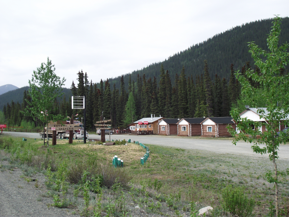 Pine Valley Lodge, Alaska Highway