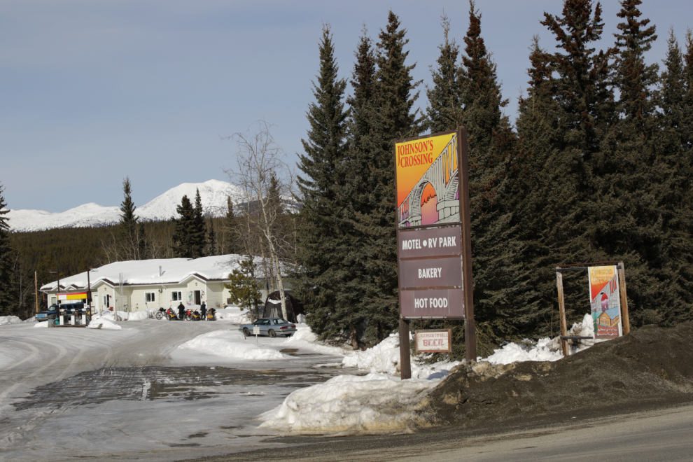 Johnson's Crossing Lodge, Alaska Highway