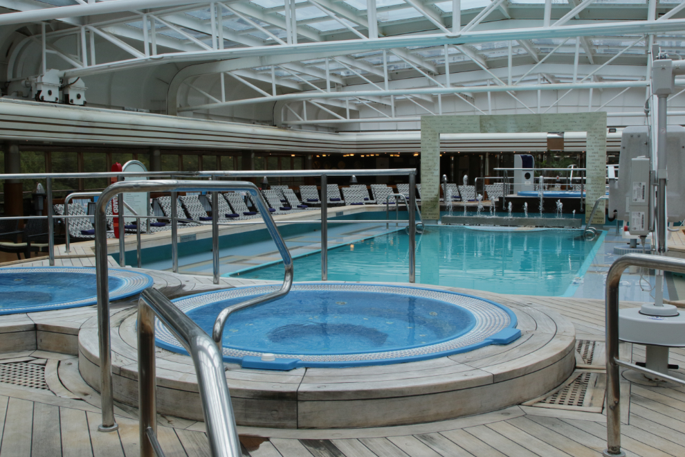The Lido Pool on the cruise ship Nieuw Amsterdam.