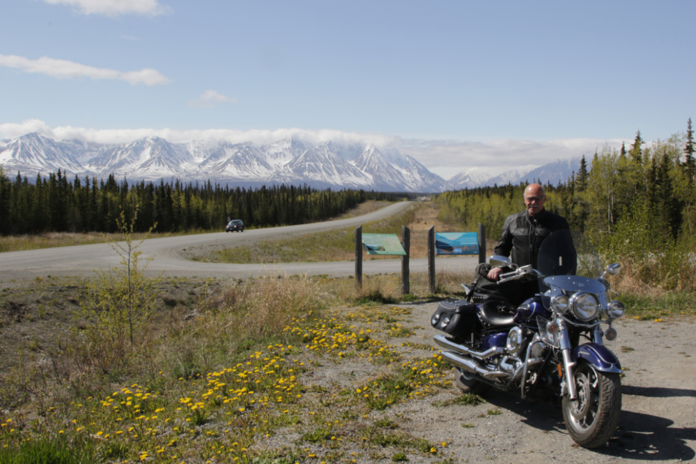 A 500-km motorcycle day on the Alaska Highway