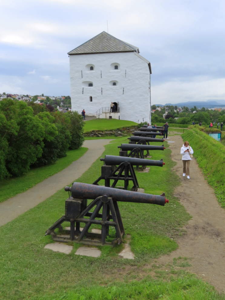 Cannons and the tower (donjonen) at Kristiansten Fortress at Trondheim, Norway.
