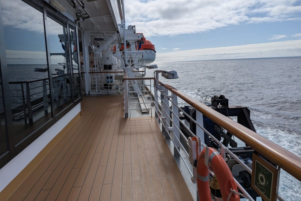 Deck 3, the Promenade Deck, on the Holland America cruise ship Nieuw Statendam.
