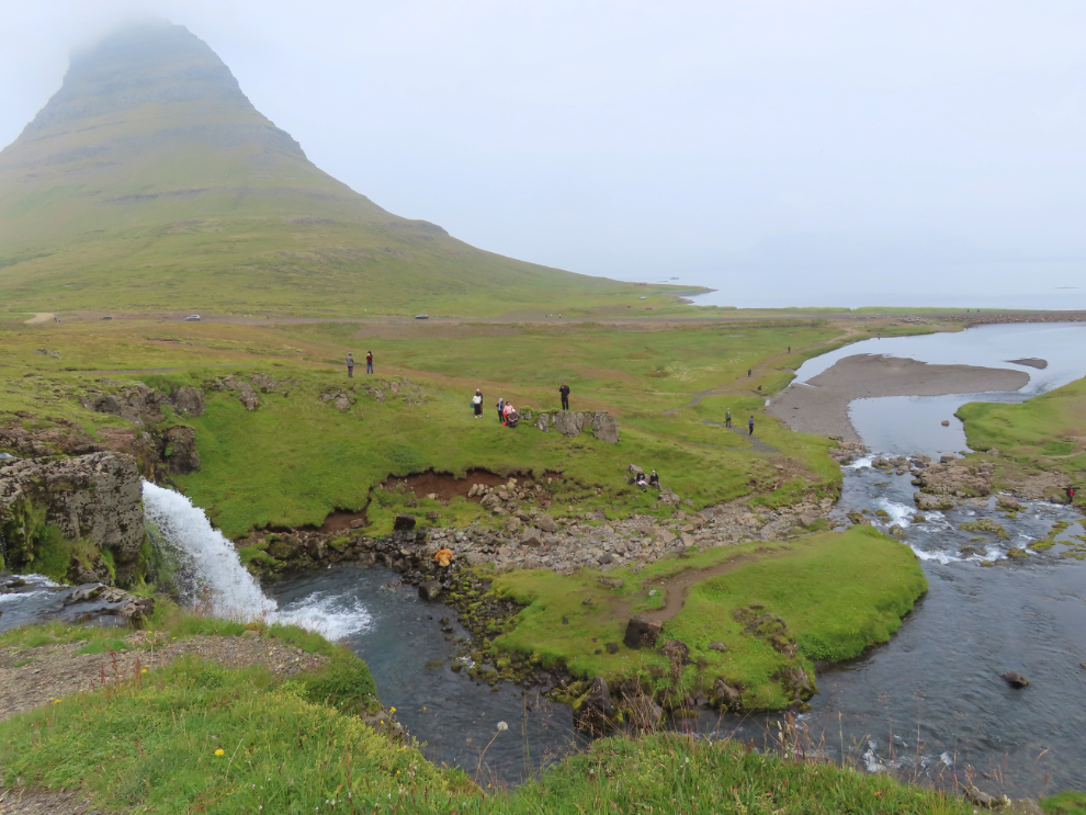 Kirkjufellsfoss and Kirkjufell, Iceland.