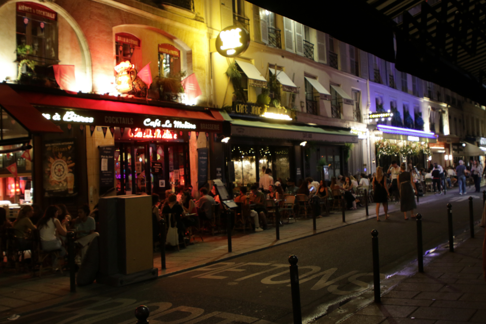 Sidewalk cafes - the night scene in the Saint-Germain-des-Pres district in Paris.