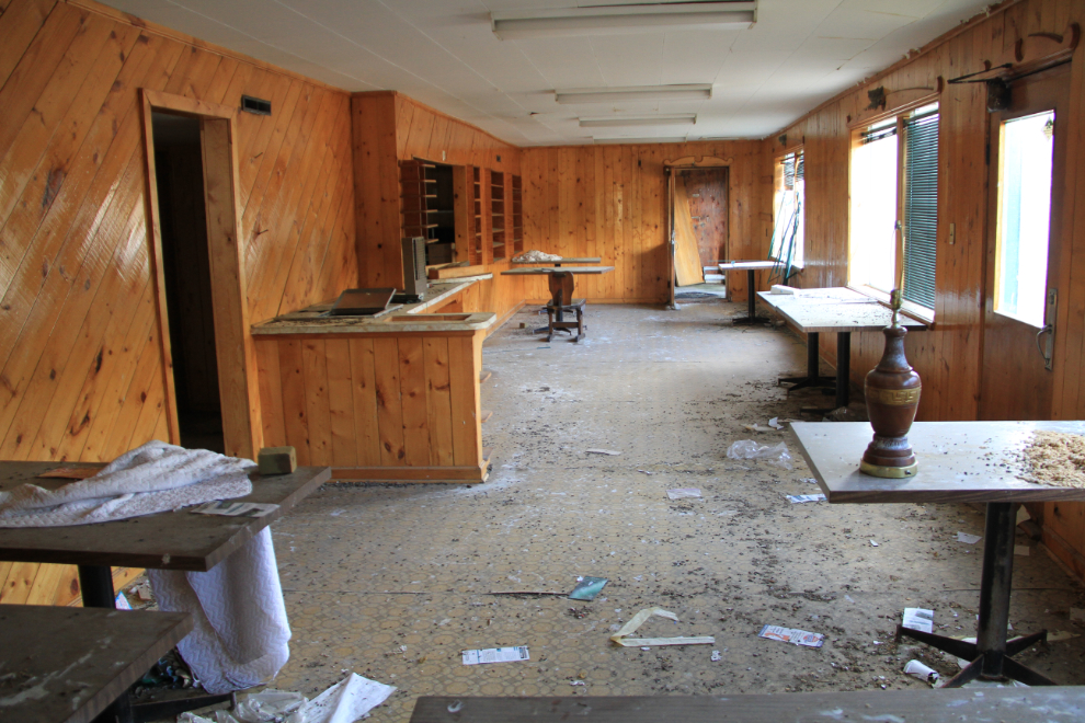 Summit Lake Lodge, Alaska Highway