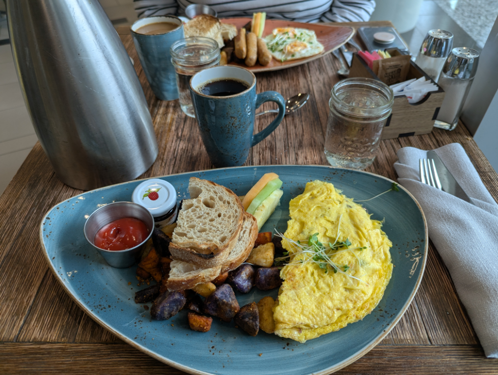 The Yakima 3-egg omelette, with Trafford Farm mushrooms, Alberta smoked applewood cheddar cheese, and ham.