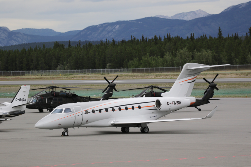C-FWSH, a 2019 Gulfstream G280 operated by Skyservice Business Aviation, a charter company based at Dorval, Quebec.